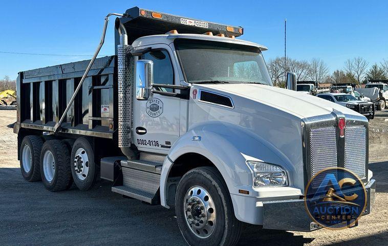 2021 Kenworth T880  dump truck