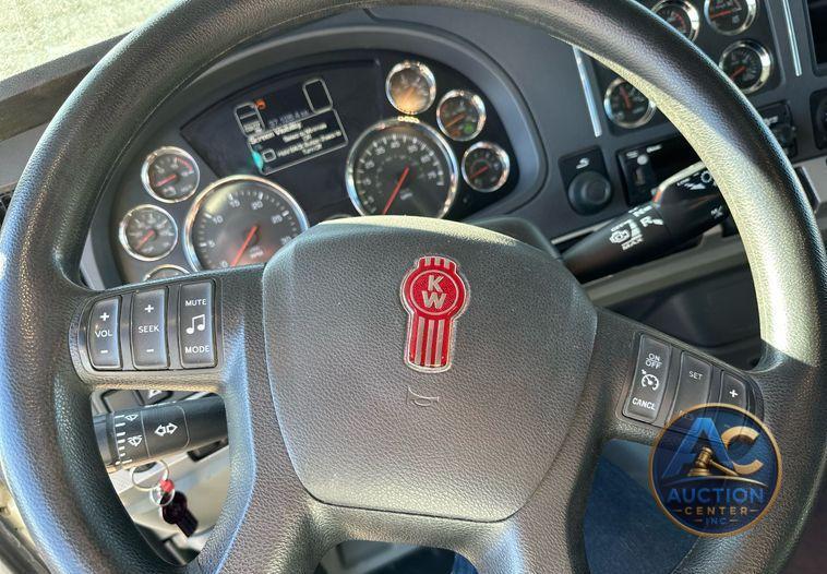 2021 Kenworth T880  dump truck