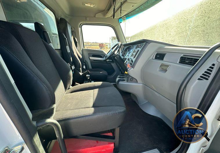 2021 Kenworth T880  dump truck