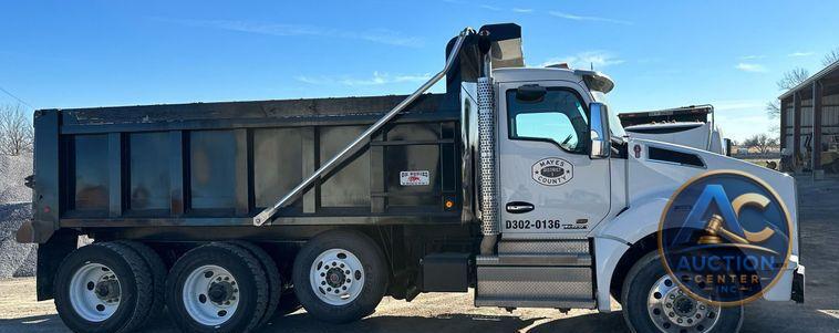 2021 Kenworth T880  dump truck