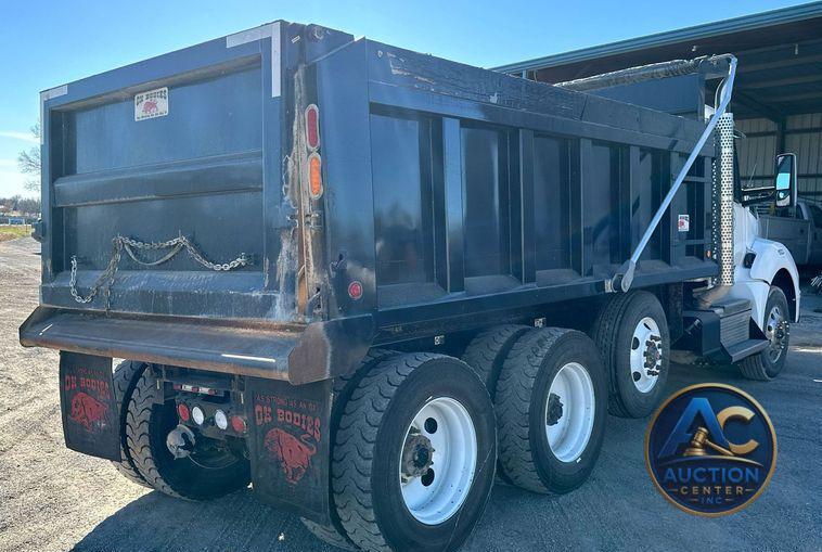 2021 Kenworth T880  dump truck