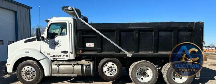 2021 Kenworth T880  dump truck