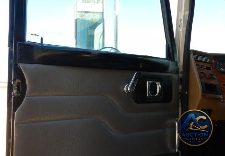 2009 Peterbilt 340