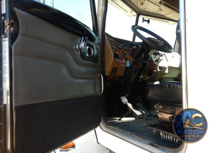 2009 Peterbilt 340
