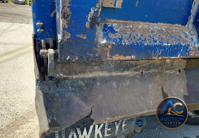 2016 Kenworth T880 dump truck