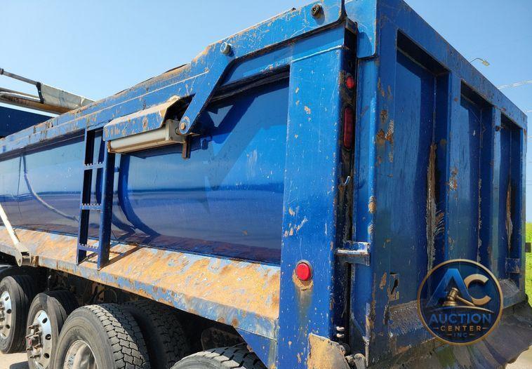 2016 Kenworth T880 dump truck