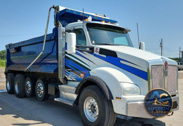 2016 Kenworth T880 dump truck