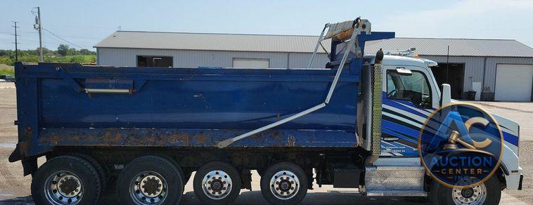 2016 Kenworth T880 dump truck