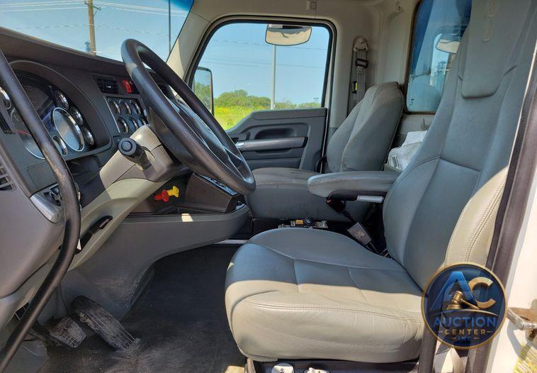 2016 Kenworth T880 dump truck