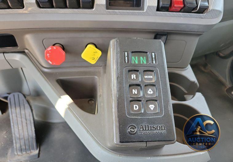 2016 Kenworth T880 dump truck