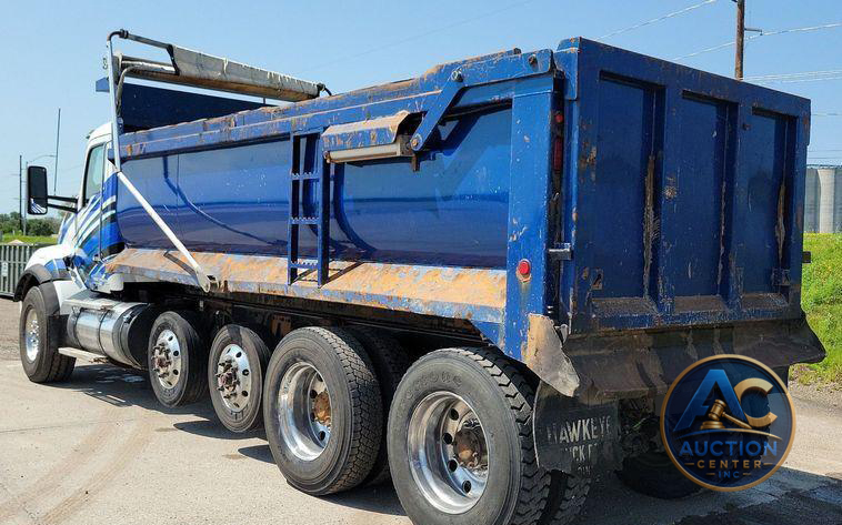 2016 Kenworth T880 dump truck