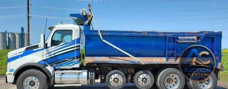 2016 Kenworth T880 dump truck