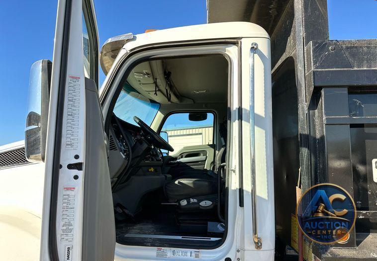 2021 Kenworth T880  dump truck