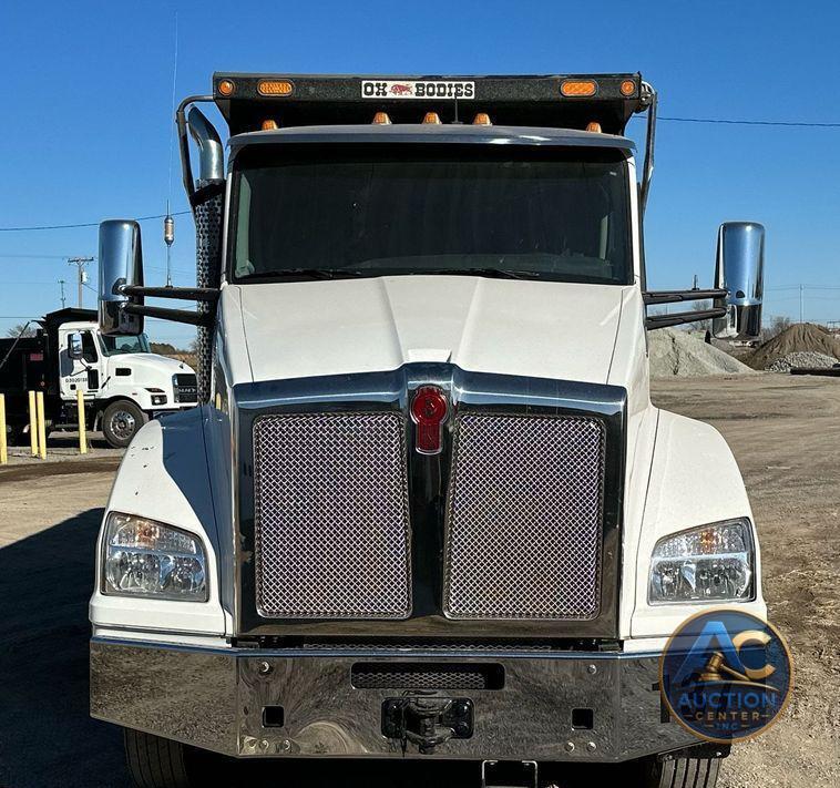 2021 Kenworth T880  dump truck