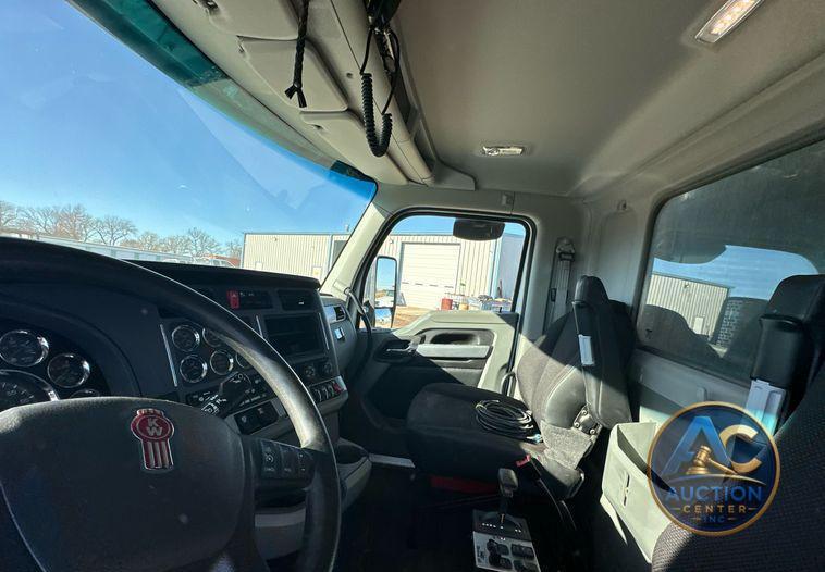 2021 Kenworth T880  dump truck