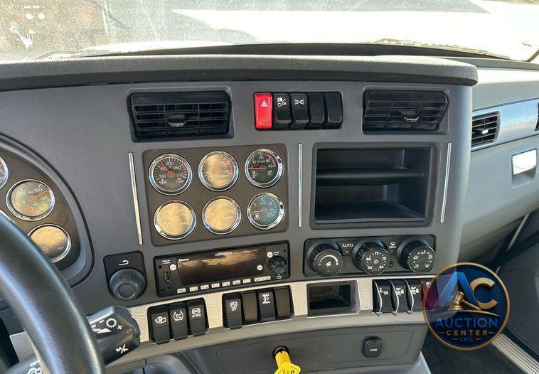 2021 Kenworth T880  dump truck
