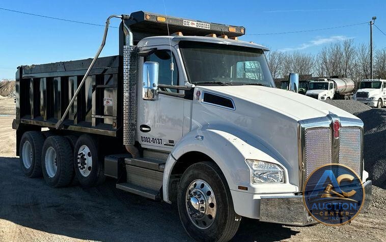2021 Kenworth T880  dump truck