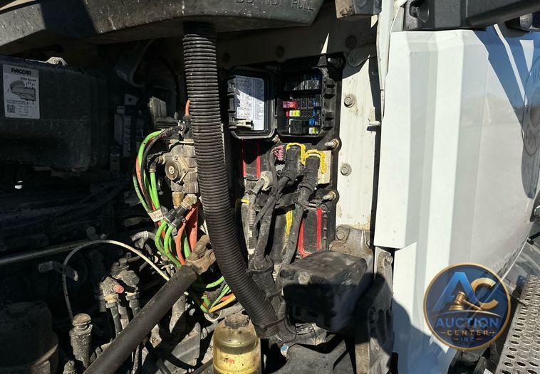 2021 Kenworth T880  dump truck