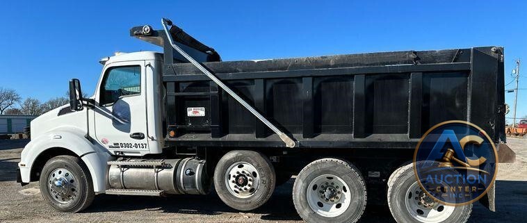 2021 Kenworth T880  dump truck
