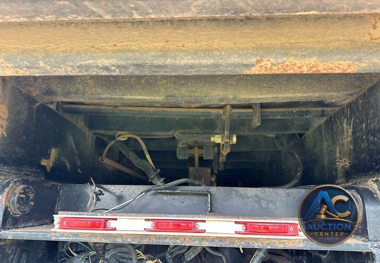 2016 Kenworth  T880 dump truck