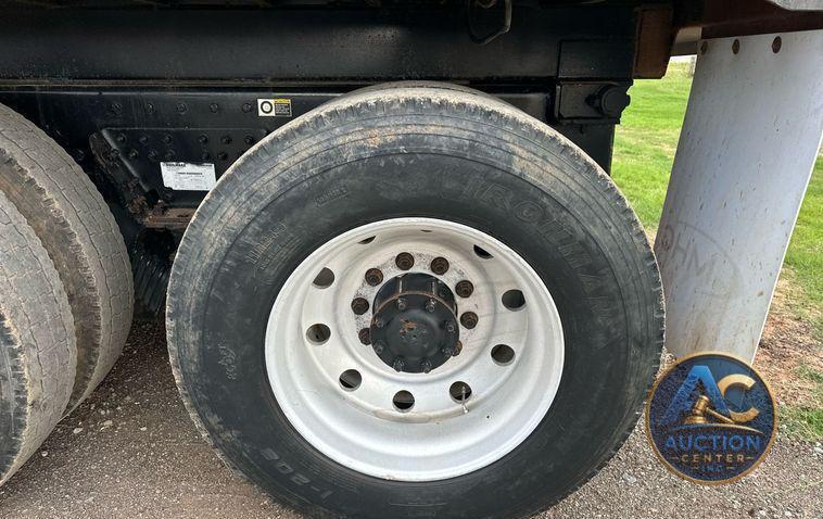 2016 Kenworth  T880 dump truck