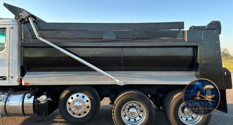 2022 Peterbilt  567 dump truck