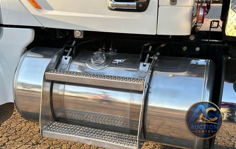 2022 Peterbilt  567 dump truck