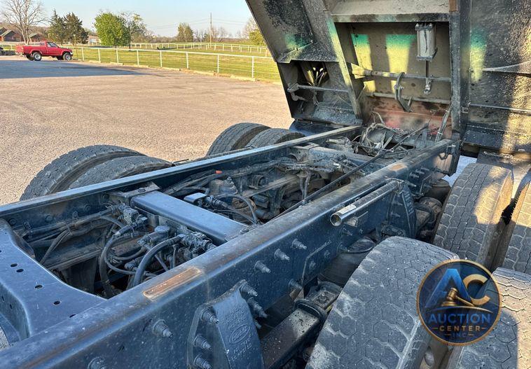 2022 Peterbilt  567 dump truck