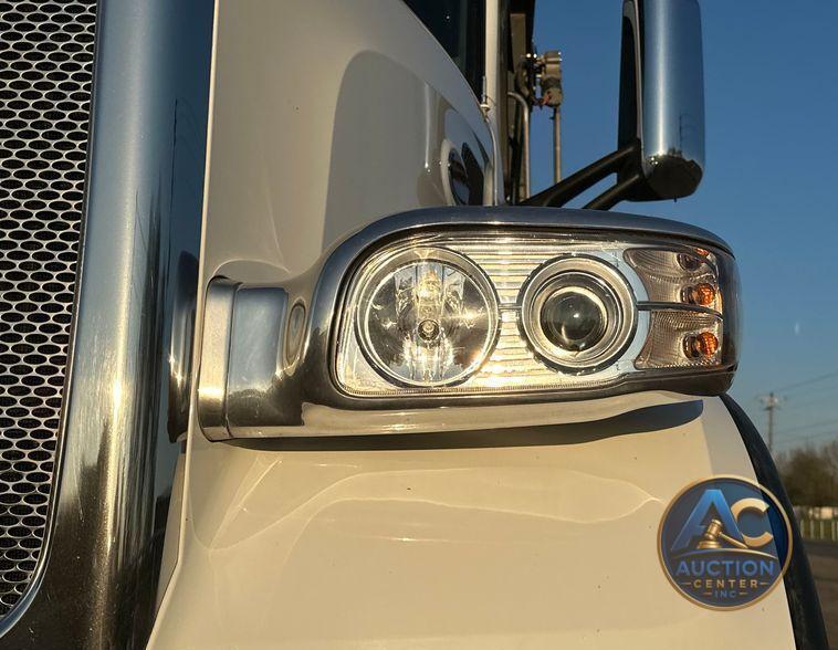 2022 Peterbilt  567 dump truck