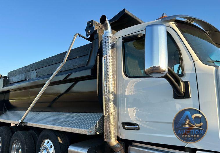 2022 Peterbilt  567 dump truck