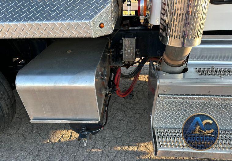 2022 Peterbilt  567 dump truck