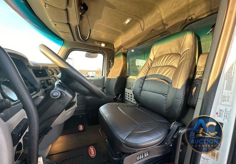 2022 Peterbilt  567 dump truck
