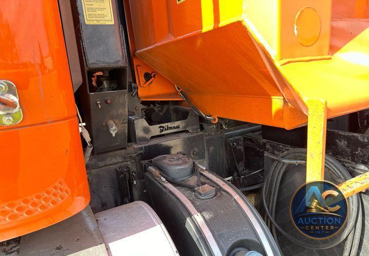 2018 Kenworth T880 dump truck