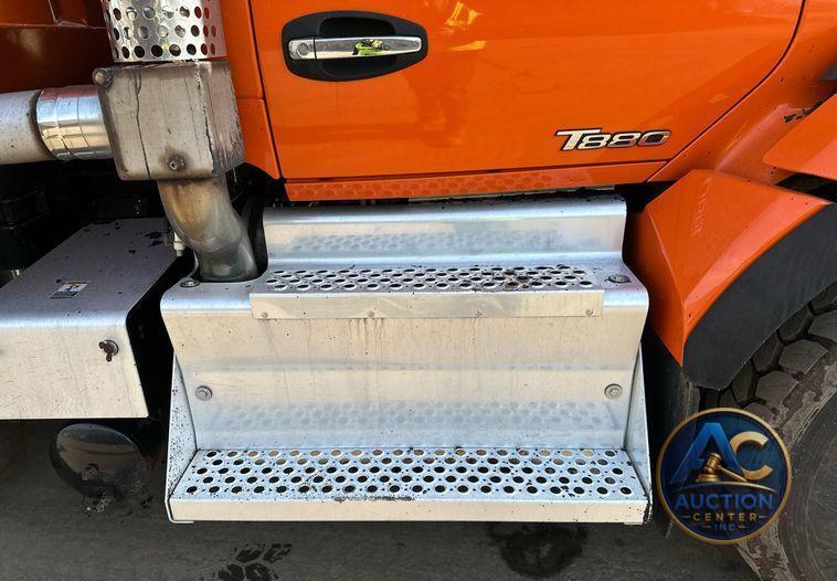 2018 Kenworth T880 dump truck