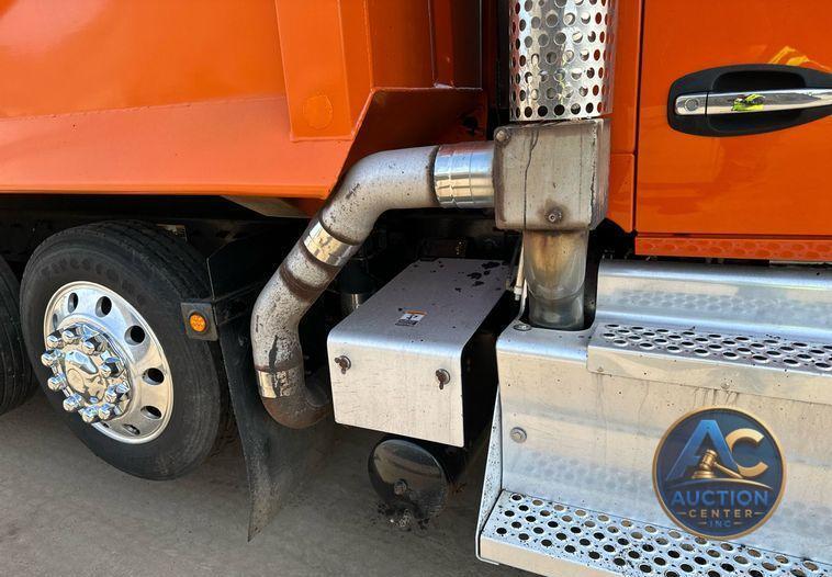 2018 Kenworth T880 dump truck
