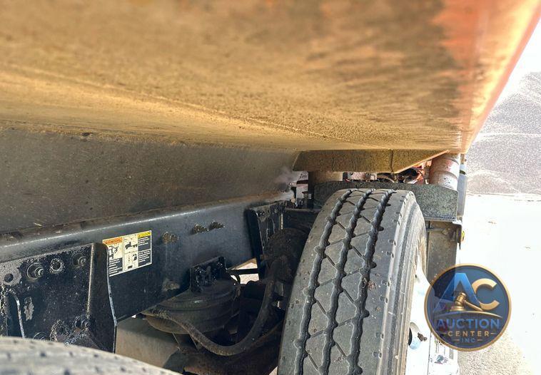 2018 Kenworth T880 dump truck