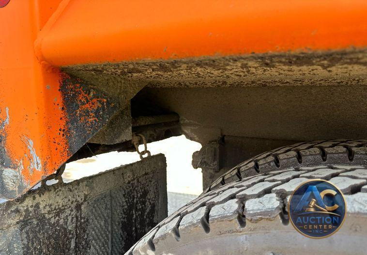 2018 Kenworth T880 dump truck