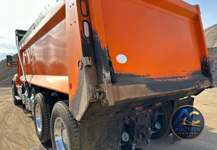 2018 Kenworth T880 dump truck