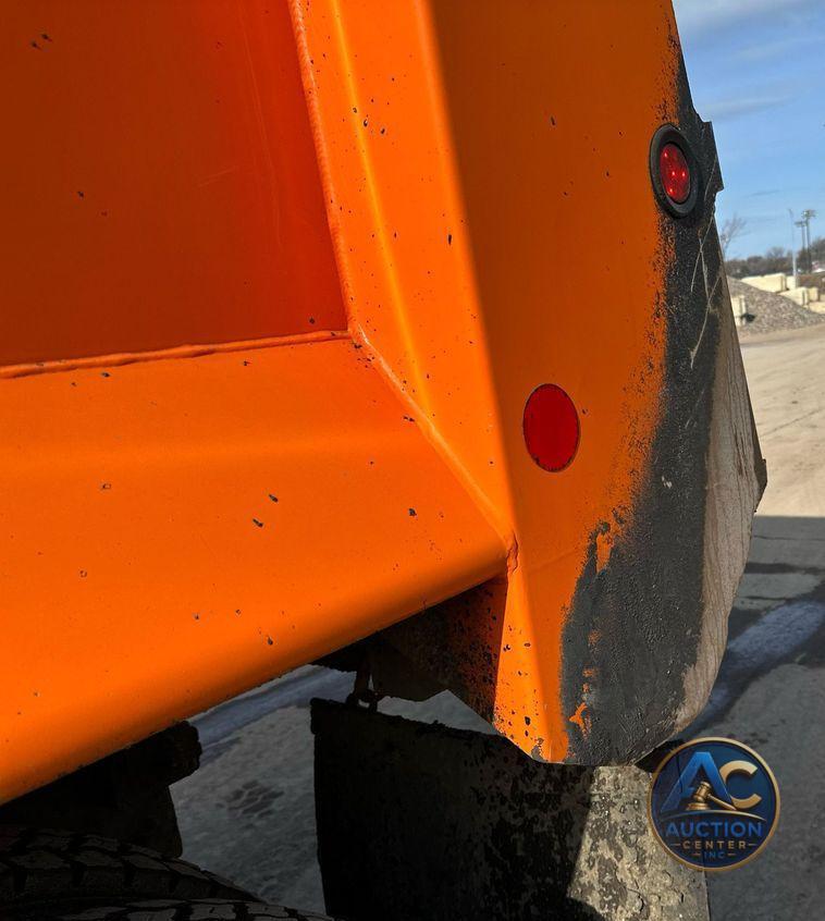 2018 Kenworth T880 dump truck