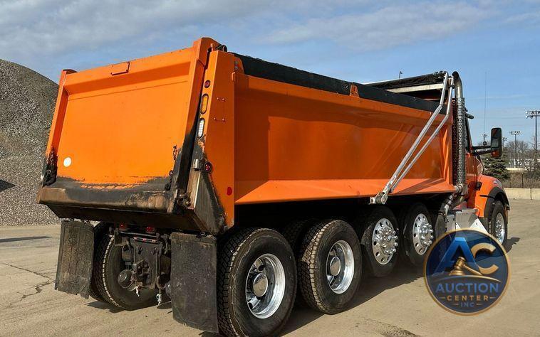 2018 Kenworth T880 dump truck