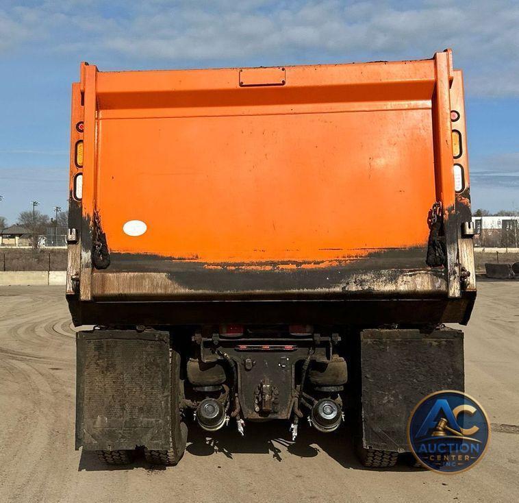 2018 Kenworth T880 dump truck