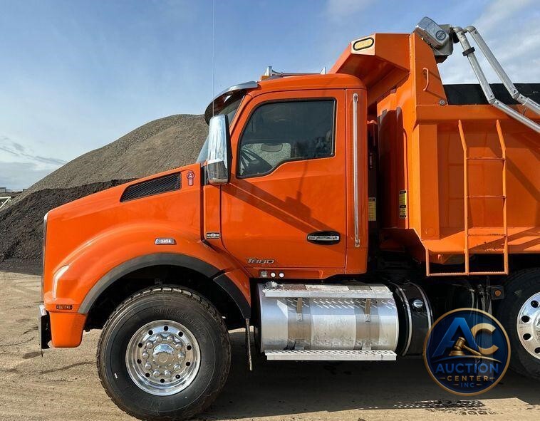 2018 Kenworth T880 dump truck