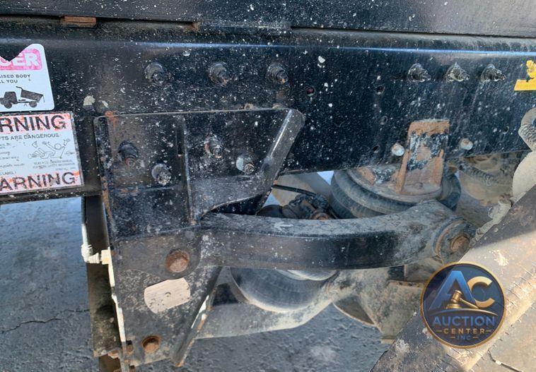 2015 Peterbilt 348 dump truck