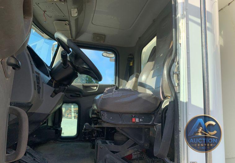 2015 Peterbilt 348 dump truck