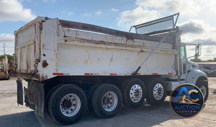 2015 Peterbilt 348 dump truck