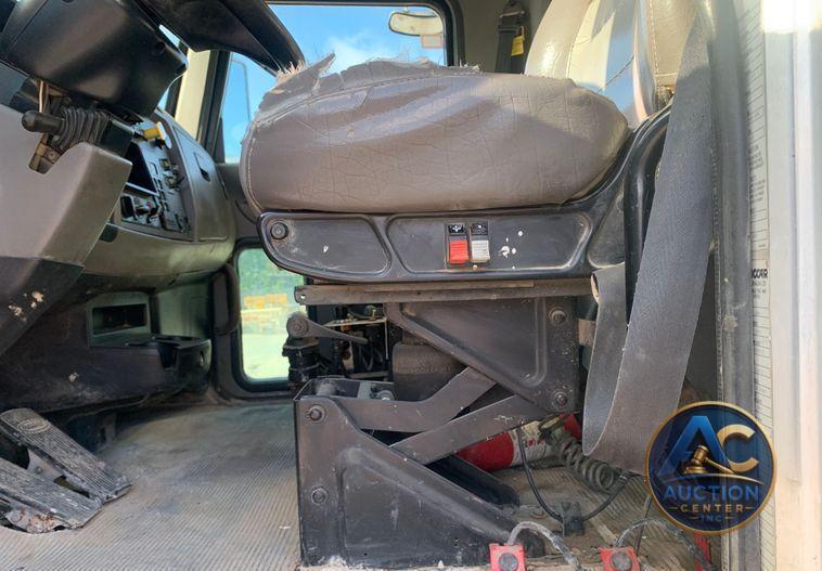 2015 Peterbilt 348 dump truck