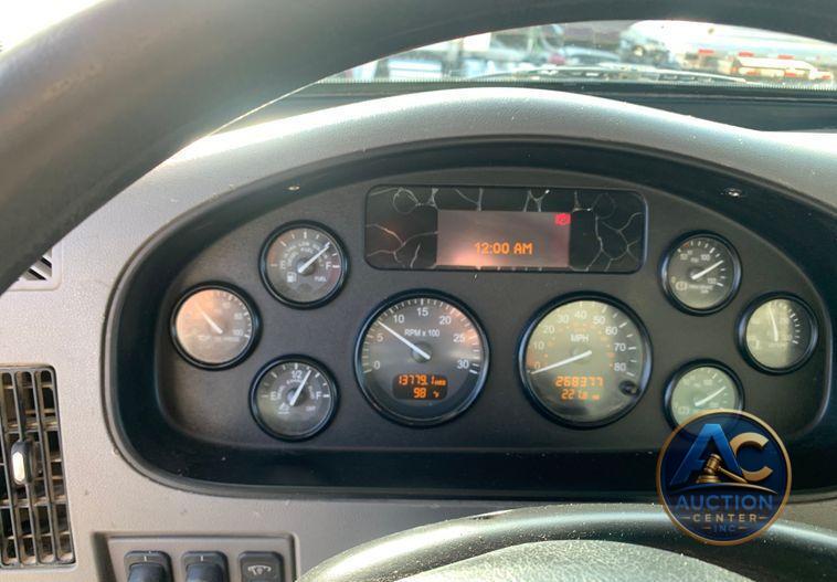 2015 Peterbilt 348 dump truck