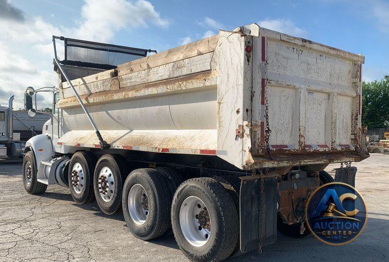 2015 Peterbilt 348 dump truck
