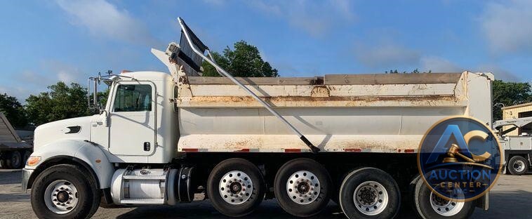 2015 Peterbilt 348 dump truck