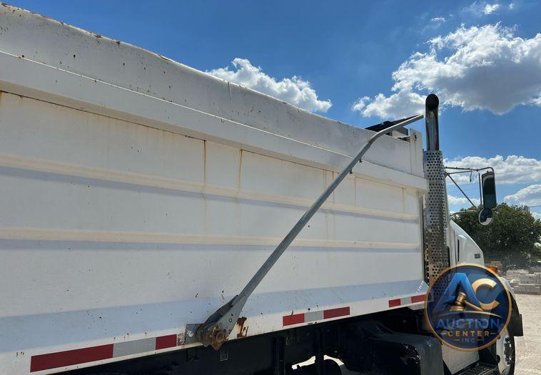 2016 Kenworth T800  dump truck